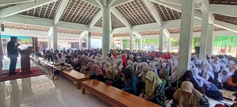 PEMBACAAN SHOLAWAT NARIYAH